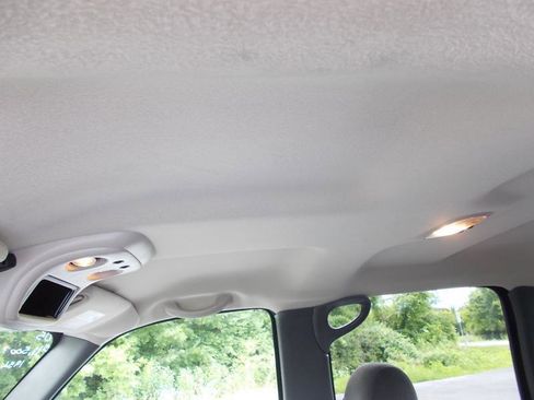 Used 2005 GMC Sierra 1500 SLE w/ Safe And Sound Package RWD image 27