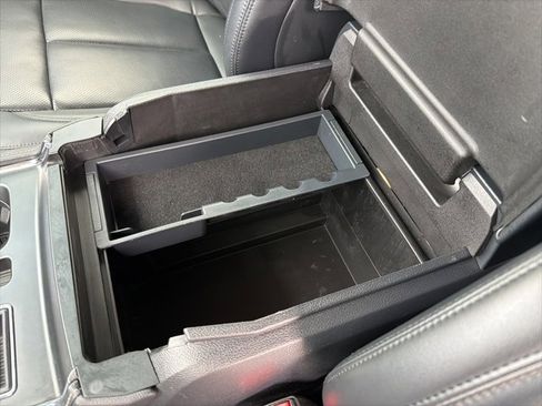 Used 2024 Ford Expedition XLT image 23