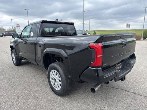 Used 2026 Toyota Tacoma SR5 RWD image 8