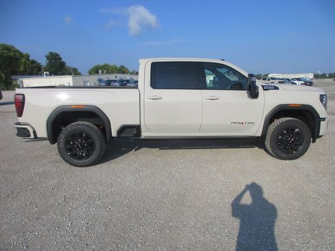 New 2026 GMC Sierra 2500 AT4 w/ AT4 Premium Plus Package AWD/4WD image 3