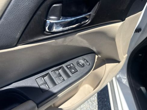 Used 2014 Honda Accord EX image 17