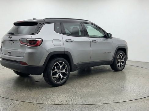 Used 2025 Jeep Compass Limited AWD/4WD image 9