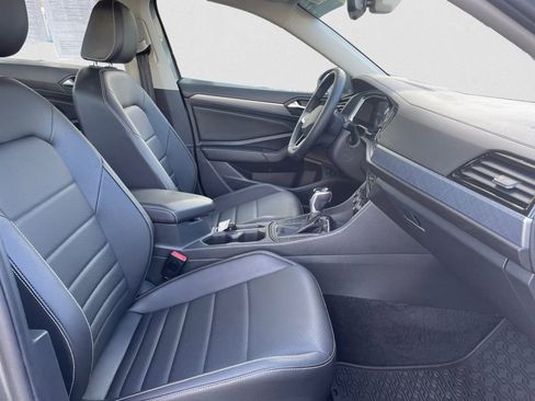 Certified 2022 Volkswagen Jetta SE image 15