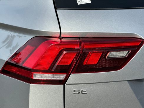 Certified 2022 Volkswagen Tiguan SE w/ Panoramic Sunroof Package image 29