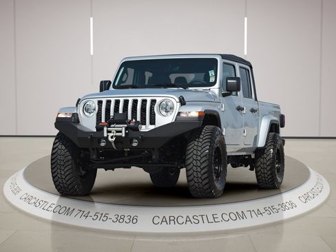 Used 2023 Jeep Gladiator Overland AWD/4WD image 3