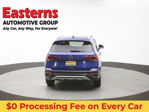Used 2022 Volkswagen Taos SE w/ Panoramic Sunroof Package AWD/4WD image 37