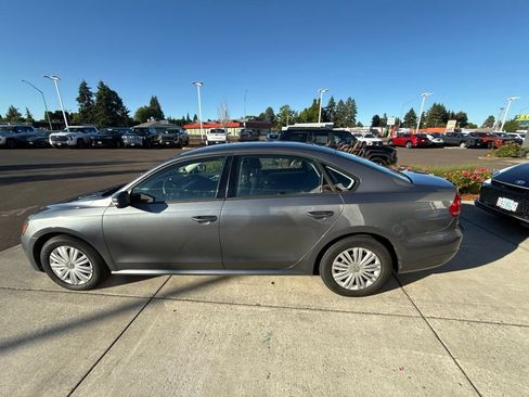 Used 2014 Volkswagen Passat 1.8T S FWD image 2