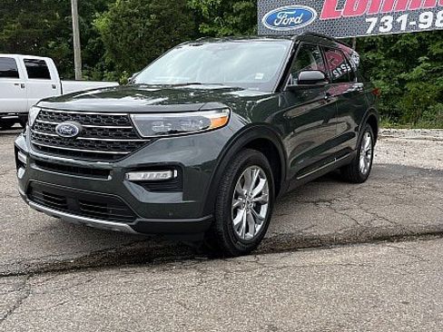 Used 2023 Ford Explorer XLT w/ Equipment Group 202A AWD/4WD image 3
