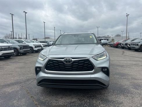 Used 2023 Toyota Highlander Limited image 8