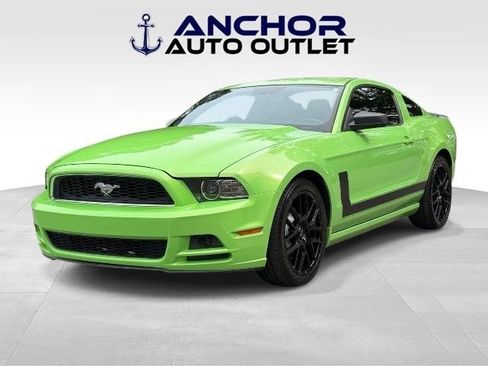 Used 2013 Ford Mustang Coupe RWD image 4