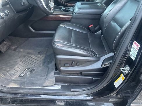 Used 2019 GMC Yukon SLT w/ Premium Edition AWD/4WD image 36