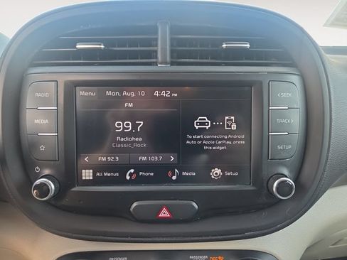 Used 2023 Kia Soul LX FWD image 22