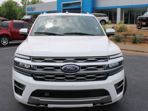 Used 2023 Ford Expedition Platinum AWD/4WD image 3