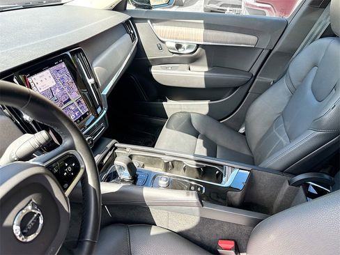 Used 2023 Volvo S90 B6 Plus image 26