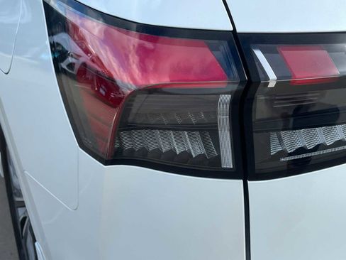 New 2026 INFINITI QX80 Luxe image 13