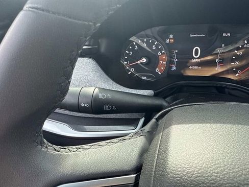 Used 2024 Jeep Compass Latitude image 31