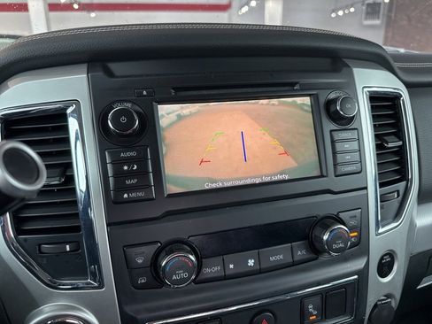 Used 2019 Nissan Titan PRO-4X image 5