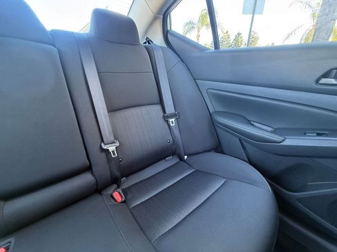 Used 2025 Nissan Altima 2.5 SV image 34