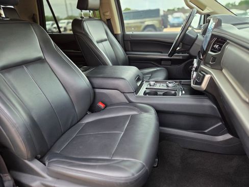 Used 2024 Ford Expedition Max XLT image 10