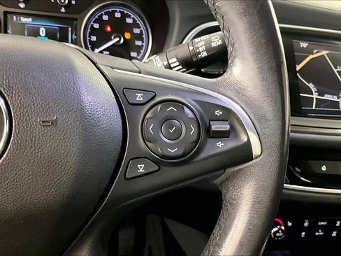 Used 2018 Buick Enclave Essence image 24