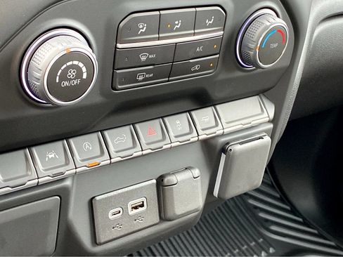 Used 2024 Chevrolet Silverado 1500 Custom RWD image 10