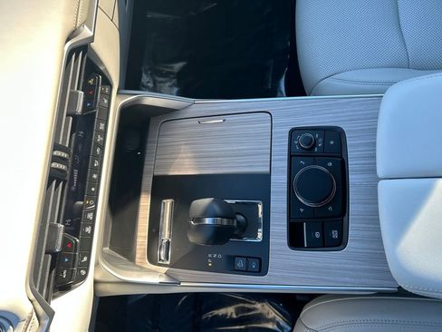 Used 2024 MAZDA CX-90 3.3 Turbo S w/ Premium Package image 18