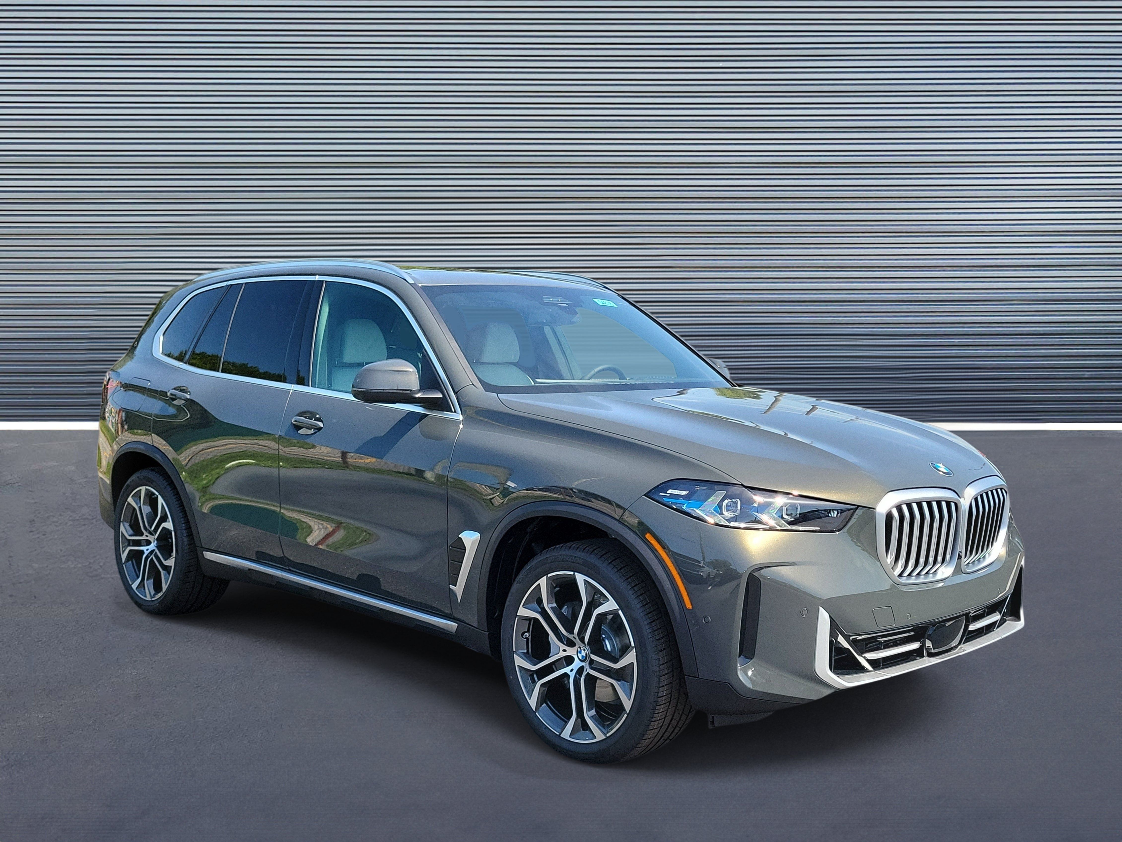 New 2026 BMW X5 xDrive40i w/ Executive Package AWD/4WD image 2