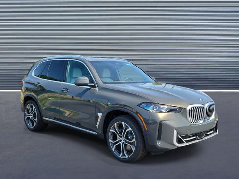 New 2026 BMW X5 xDrive40i w/ Executive Package AWD/4WD image 2