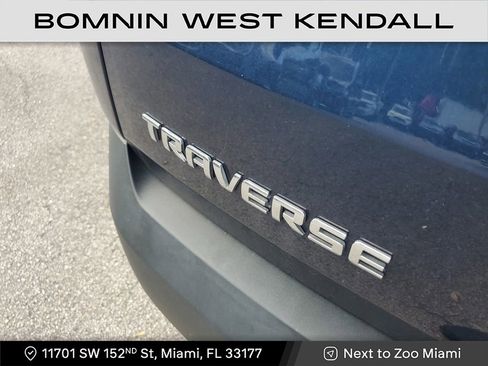 Used 2022 Chevrolet Traverse LS image 11