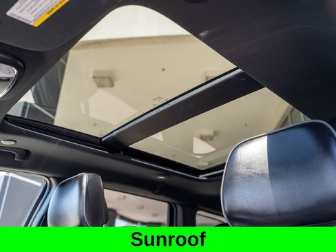 Used 2020 Jeep Grand Cherokee Overland AWD/4WD image 12