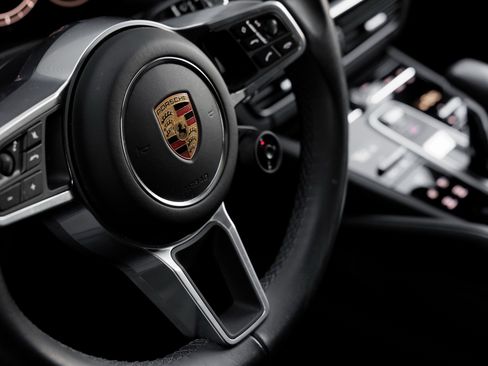 Used 2023 Porsche Cayenne GTS image 19