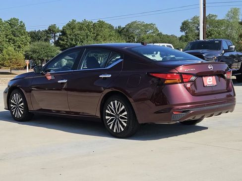 Used 2025 Nissan Altima 2.5 SV FWD image 5