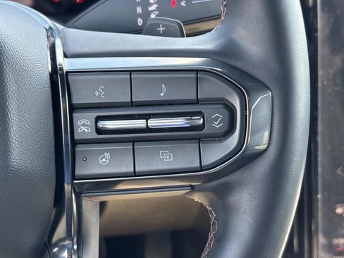 Used 2025 GMC Acadia AT4 AWD/4WD image 27