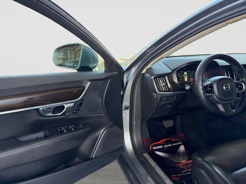 Used 2018 Volvo S90 T5 Momentum w/ Convenience Package FWD image 11
