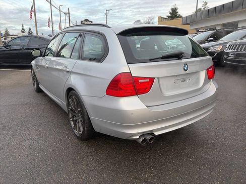 Used 2011 BMW 328i xDrive Wagon image 3