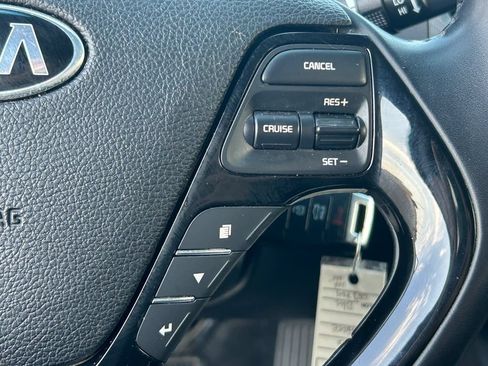 Used 2017 Kia Forte S FWD image 16