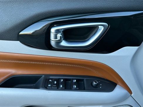 Certified 2024 Jeep Compass Limited image 13