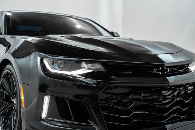 Used 2018 Chevrolet Camaro ZL1 RWD image 14