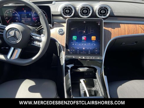 Used 2025 Mercedes-Benz C 300 4MATIC Sedan image 17