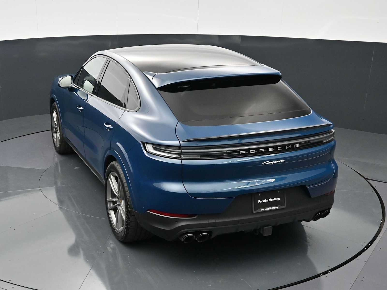 Certified 2025 Porsche Cayenne Coupe AWD/4WD image 32