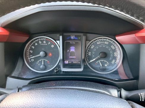 Used 2020 Toyota Tacoma TRD Sport AWD/4WD image 11