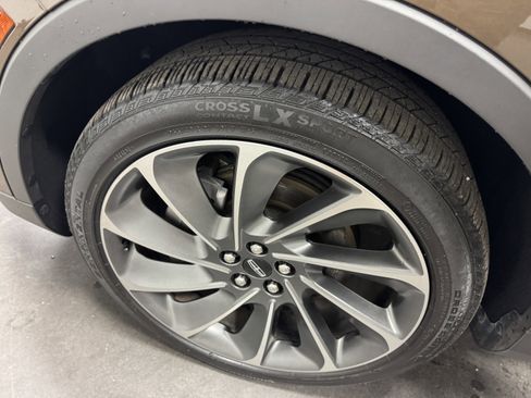 Used 2022 Lincoln Nautilus Reserve w/ Equipment Group 201A image 10