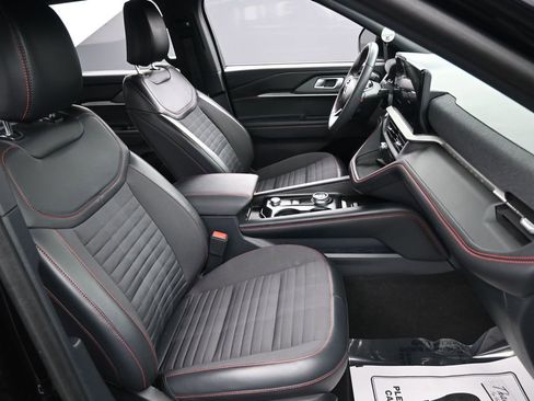 Used 2025 Ford Explorer ST-Line w/ ST-Line Street Pack image 35