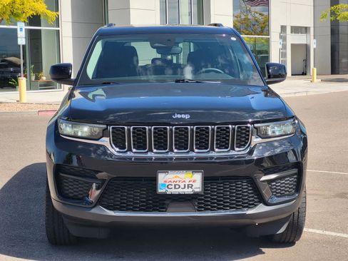 Used 2023 Jeep Grand Cherokee Laredo w/ Luxury Tech Group I AWD/4WD image 2