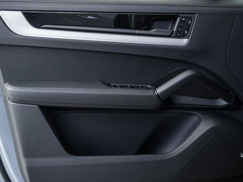 New 2026 Porsche Cayenne AWD/4WD image 6