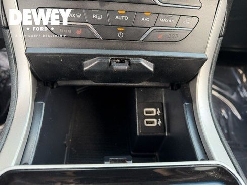 Used 2020 Ford Edge SEL AWD/4WD image 19