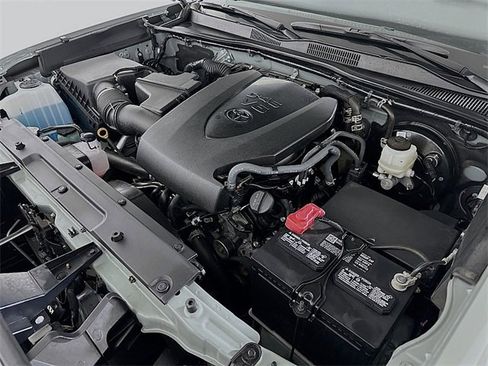 Used 2023 Toyota Tacoma TRD Sport image 28