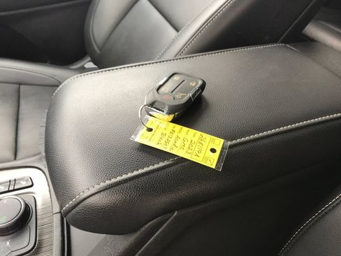 Used 2023 GMC Acadia SLT w/ Trailering Package image 29