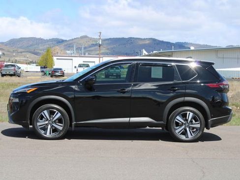 Used 2024 Nissan Rogue SL w/ SL Premium Package image 2