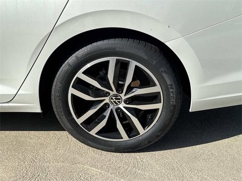 New 2025 Volkswagen Jetta SE image 7